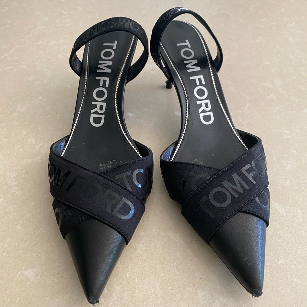 Tom Ford black pumps. Size 9
Worn twice.